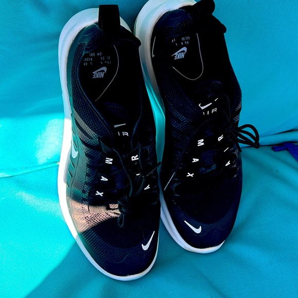 Nike Shoes - Nike sneakers